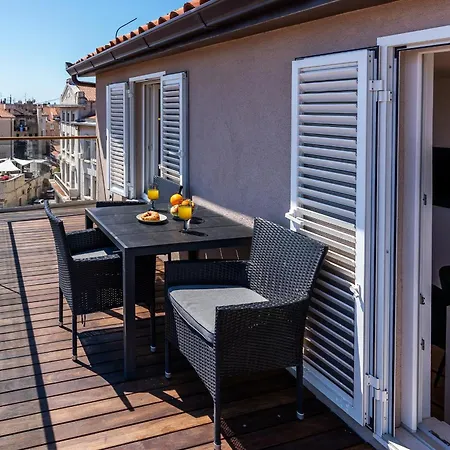 1bdr With Balcony At Prime Location