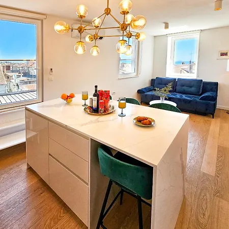 1Bdr Apartment With Balcony At Prime Location * Split