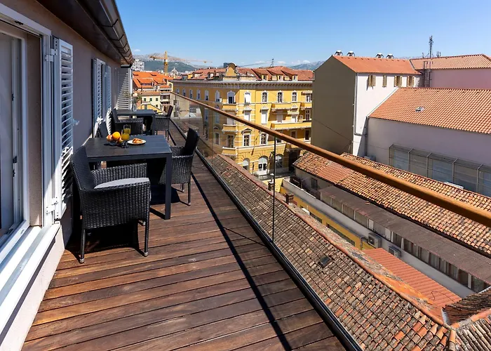 1bdr With Balcony At Prime Location Daire *