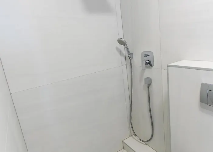 Daire 1bdr With Balcony At Prime Location *